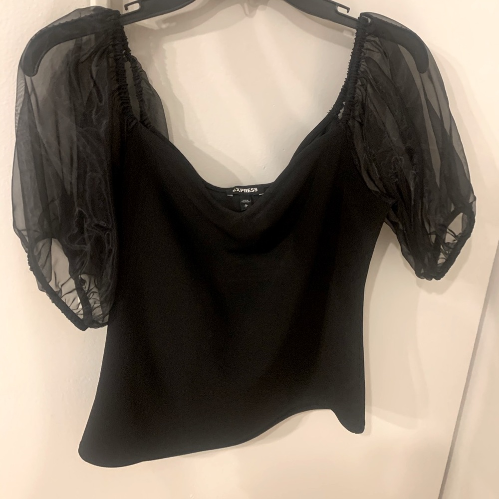Puffy sleeve top